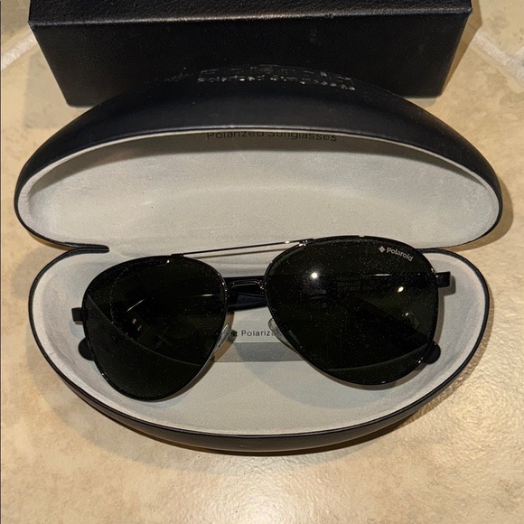 Polaroid Black Sunglasses - Picture 1 of 2